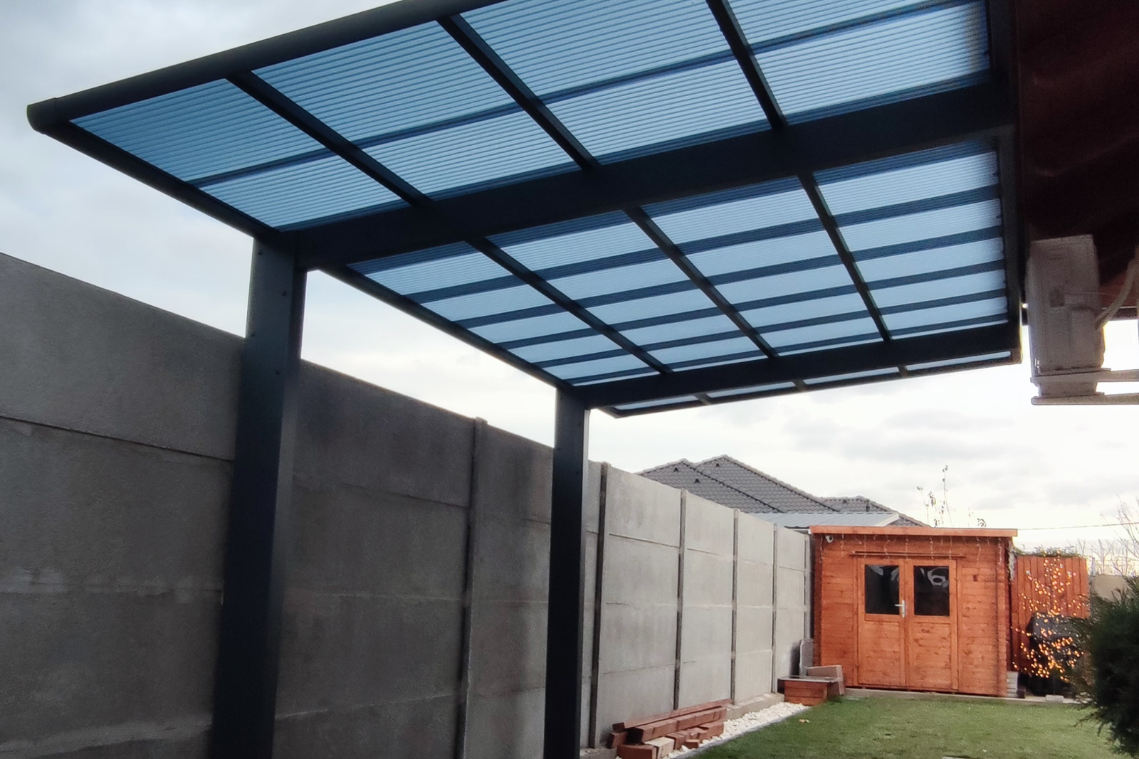 Ximax WING antracit színű alumínium kocsibeálló_5
